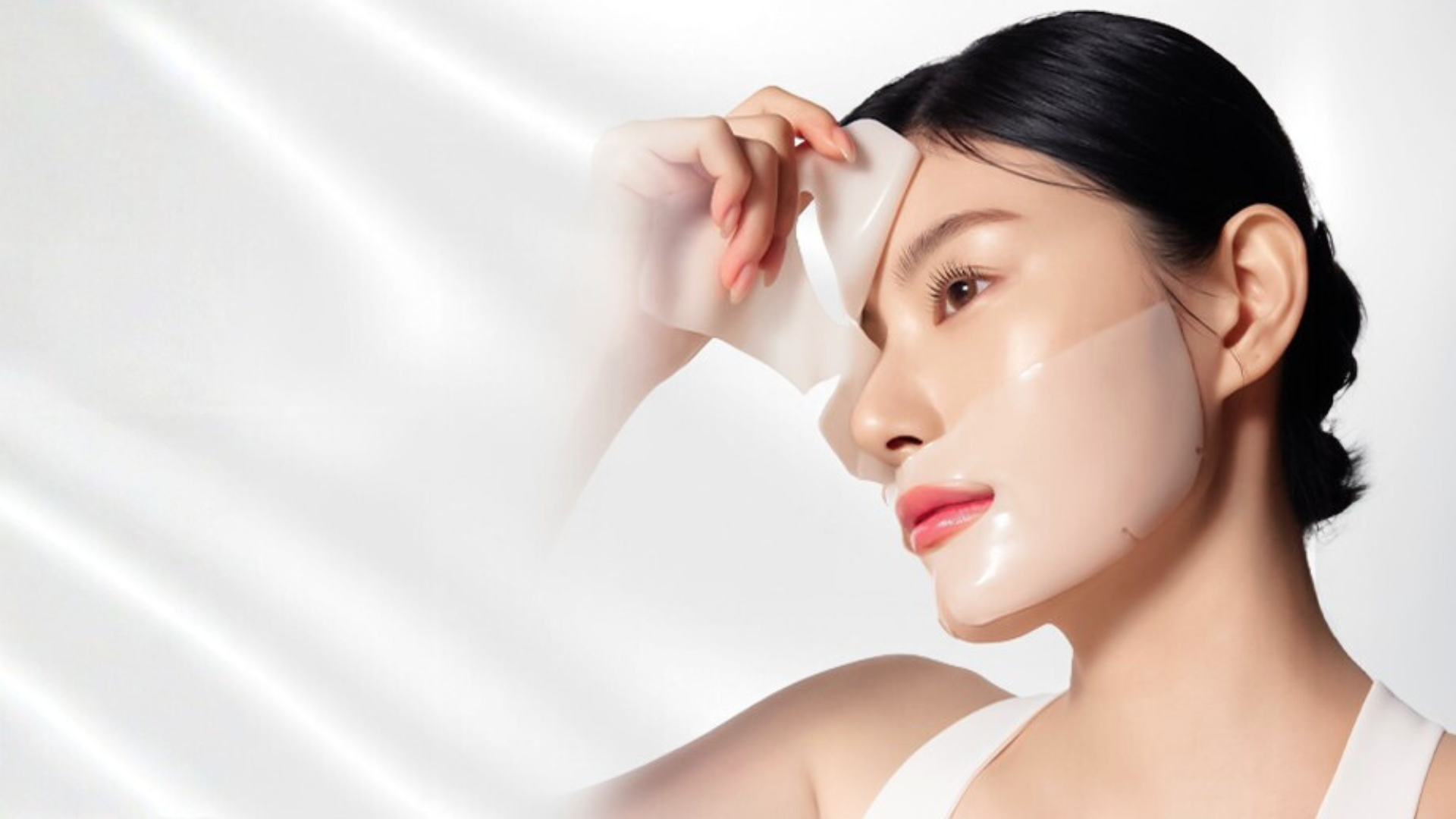 Đắp mặt nạ giúp cấp ẩm, làm dịu, phục hồi làn da và mang lại vẻ mềm mịn
